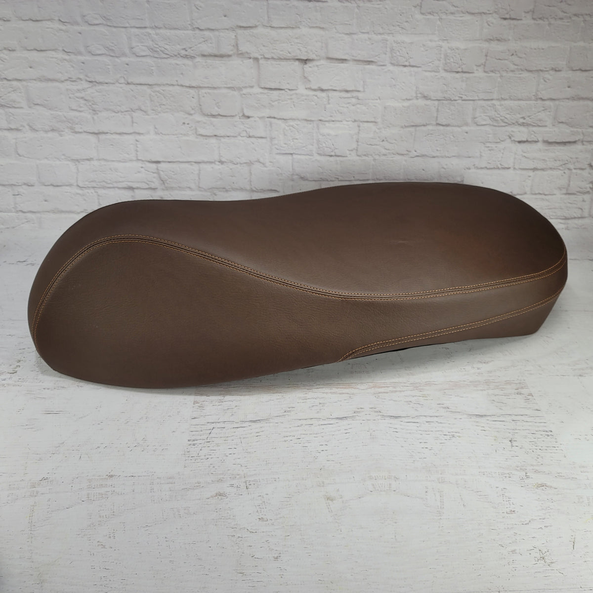 Vespa GTS truffle brown seat cover detail