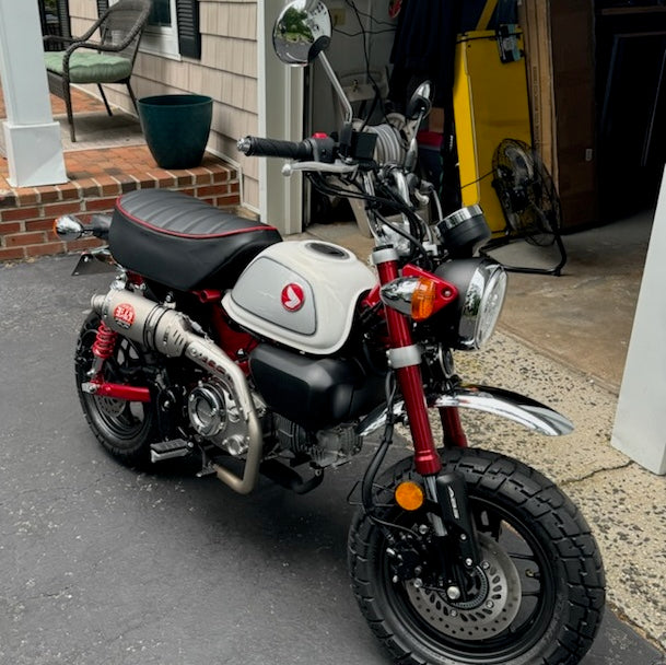 Honda Monkey wide tuck-and-roll seat cover with piping