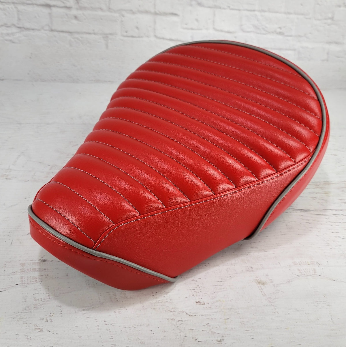 Honda Super Cub red mini pleat seat cover