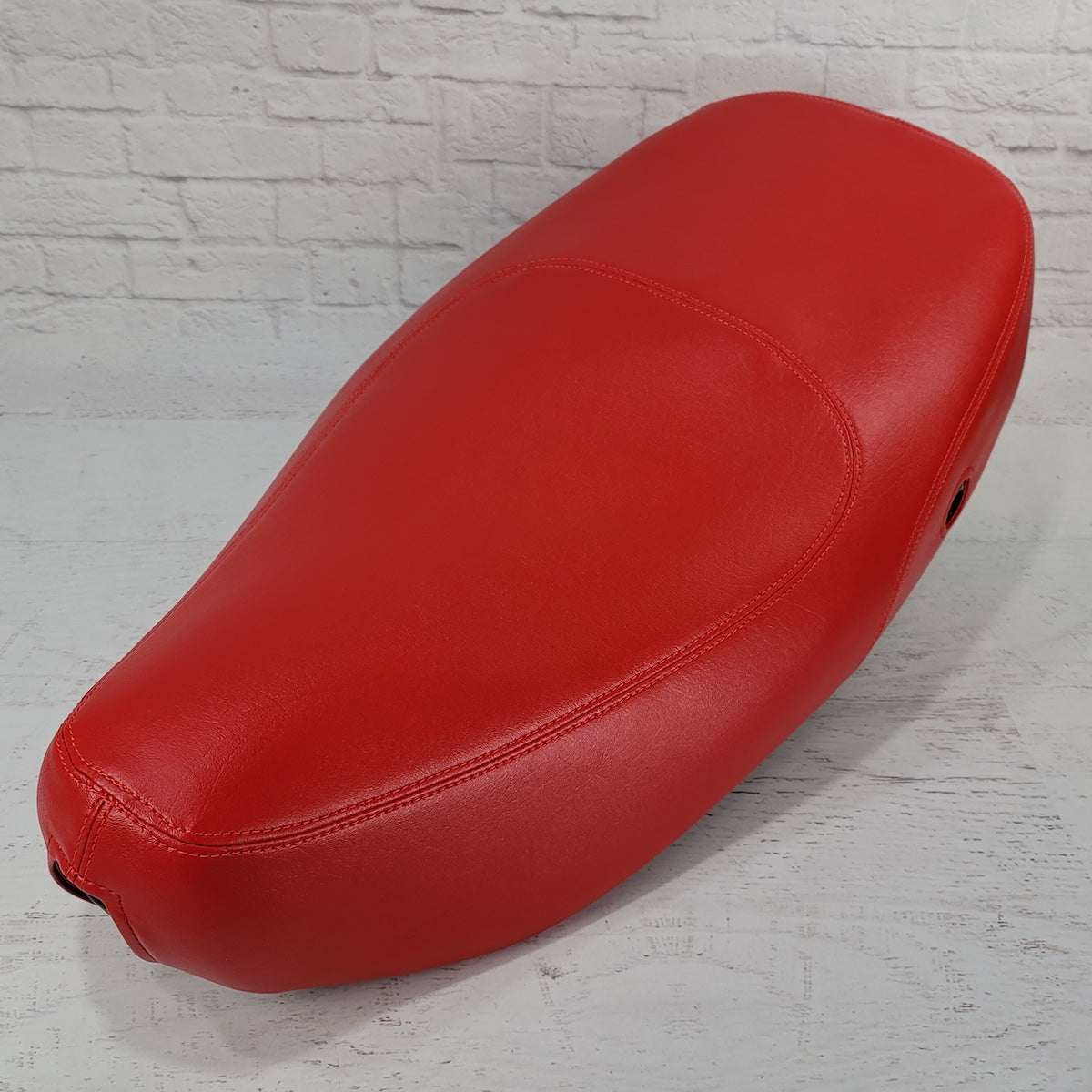 Vespa LX red seat cover satin finish