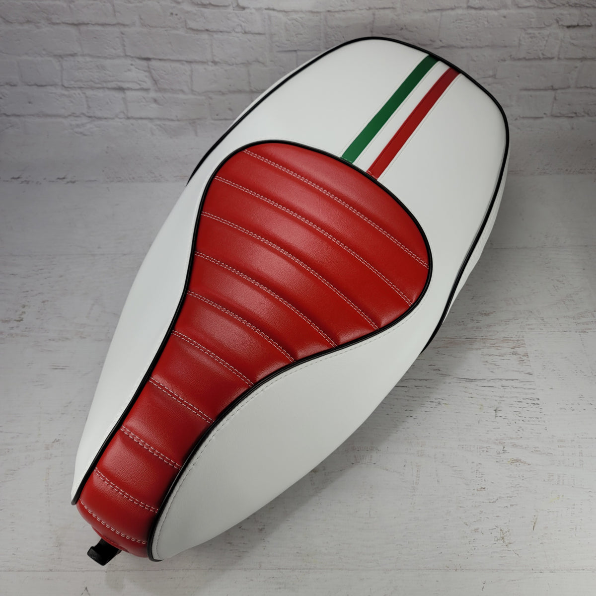 Vespa Sprint / Primavera Rosso Veloce Seat Cover with Italian Racing Stripe by Cheeky Seats