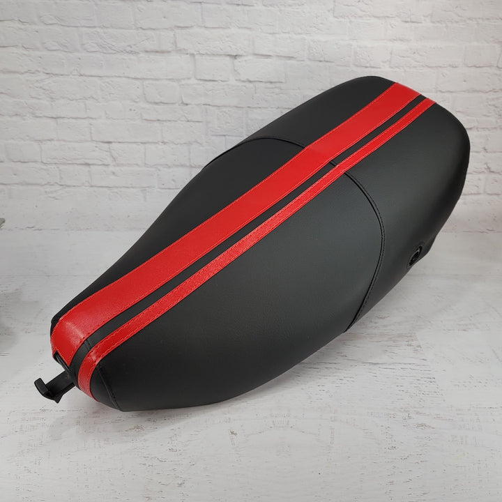 Vespa LX 50 / 150 Seat Cover Black with Dual Racing Stripes