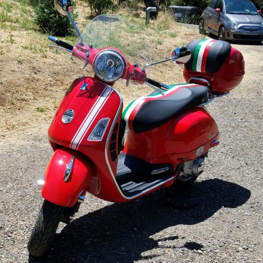 Vespa GT200 Italian stripe seat cover and backrest pad set