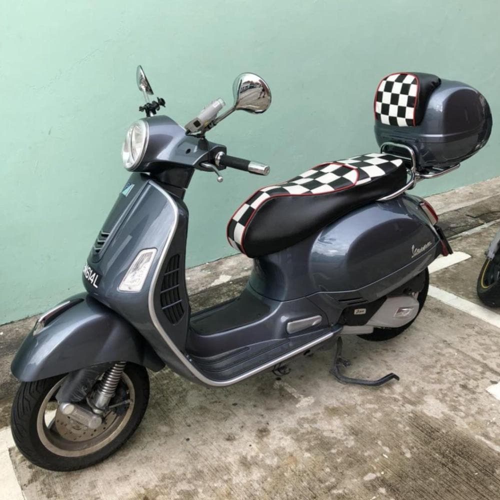 Vespa GTS checker seat cover and matching backrest pad
