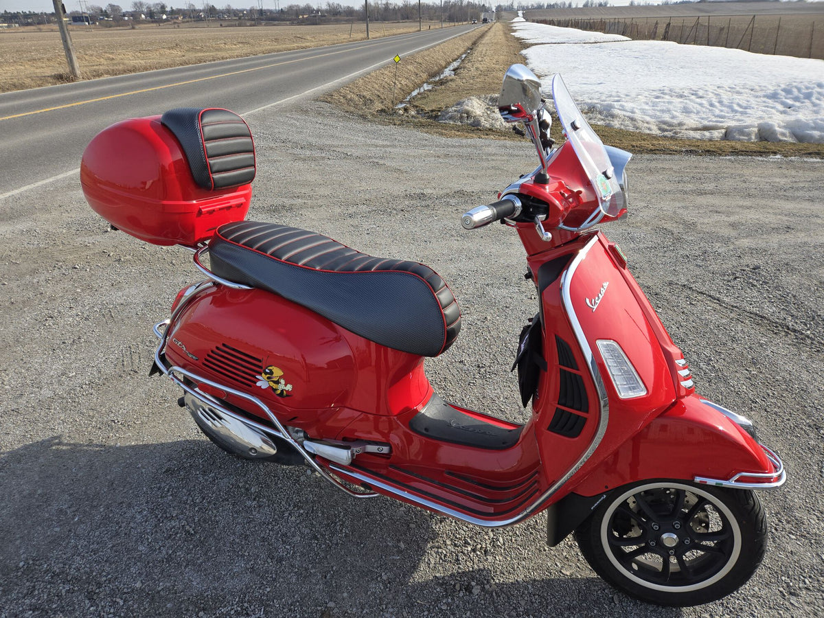 Vespa GTS charcoal and black seat cover detail