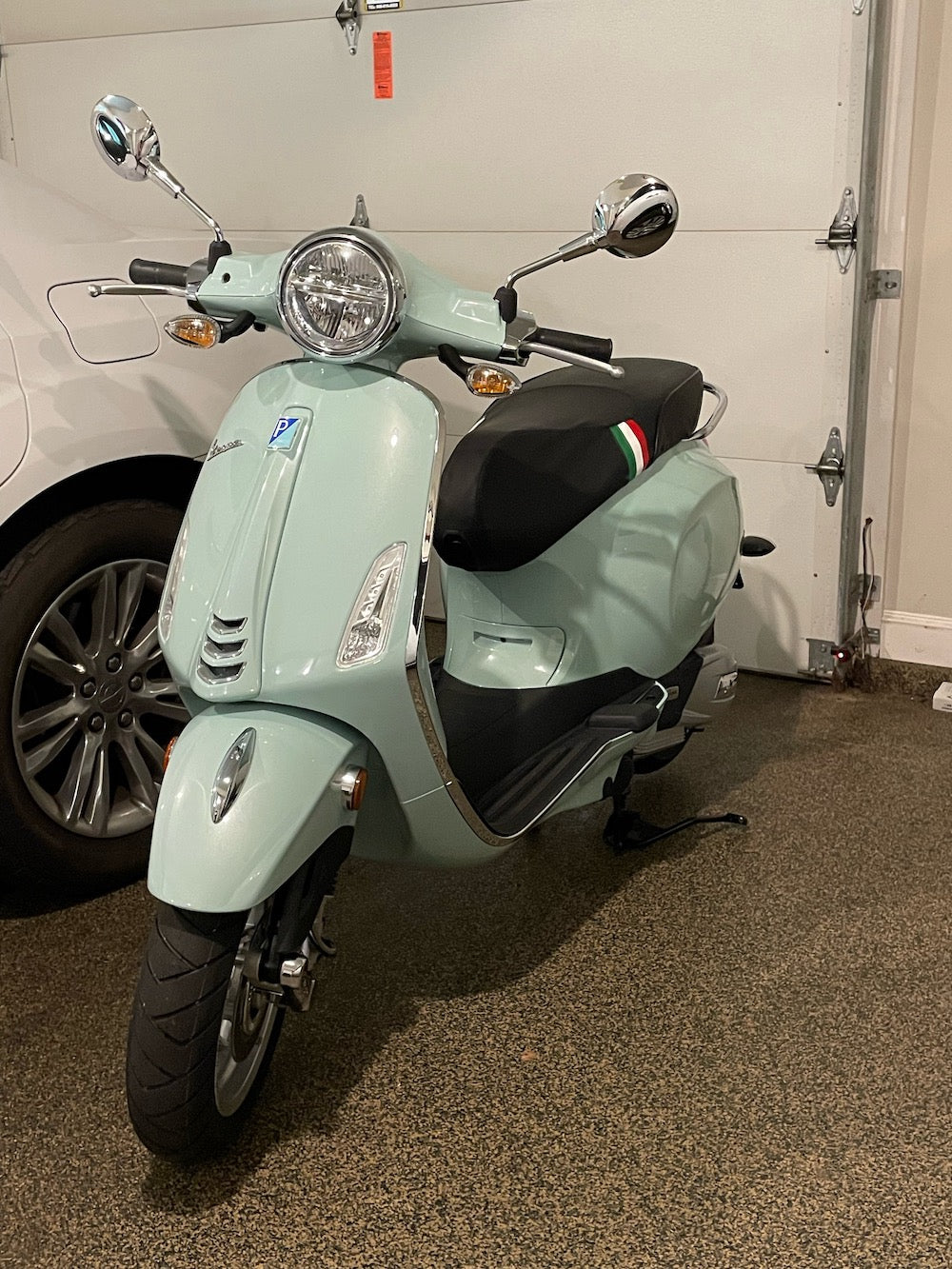 Vespa Sprint Primavera Black with Italian Racing Stripes