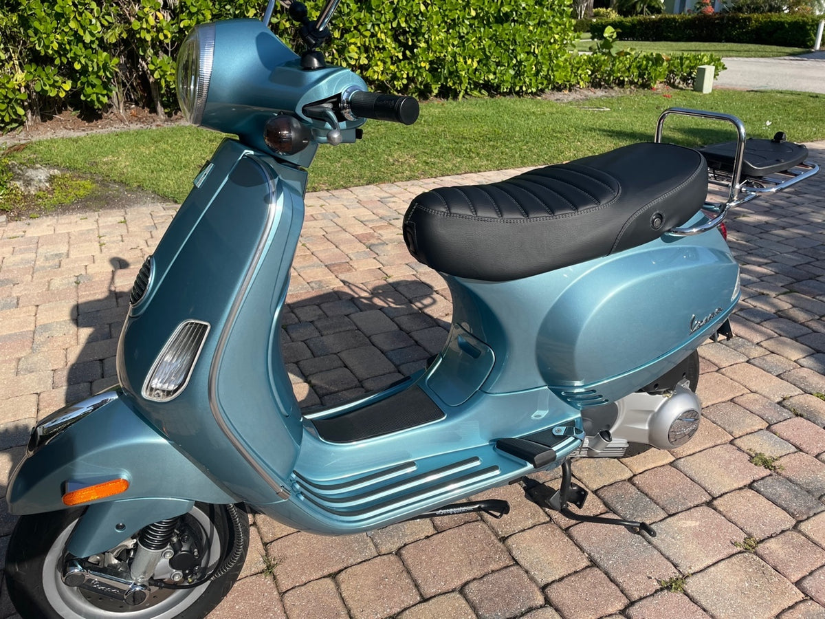 Vespa LX padded seat cover customer install