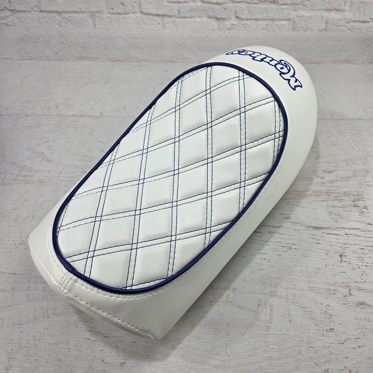 Honda Monkey KITACO white double-diamond seat cover