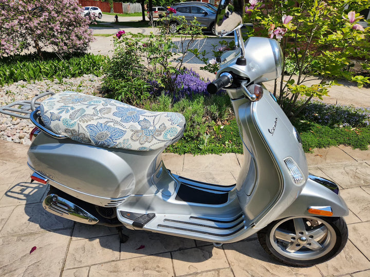 Vespa  LX 50 /150 Flowers Floral Scooter Seat Cover