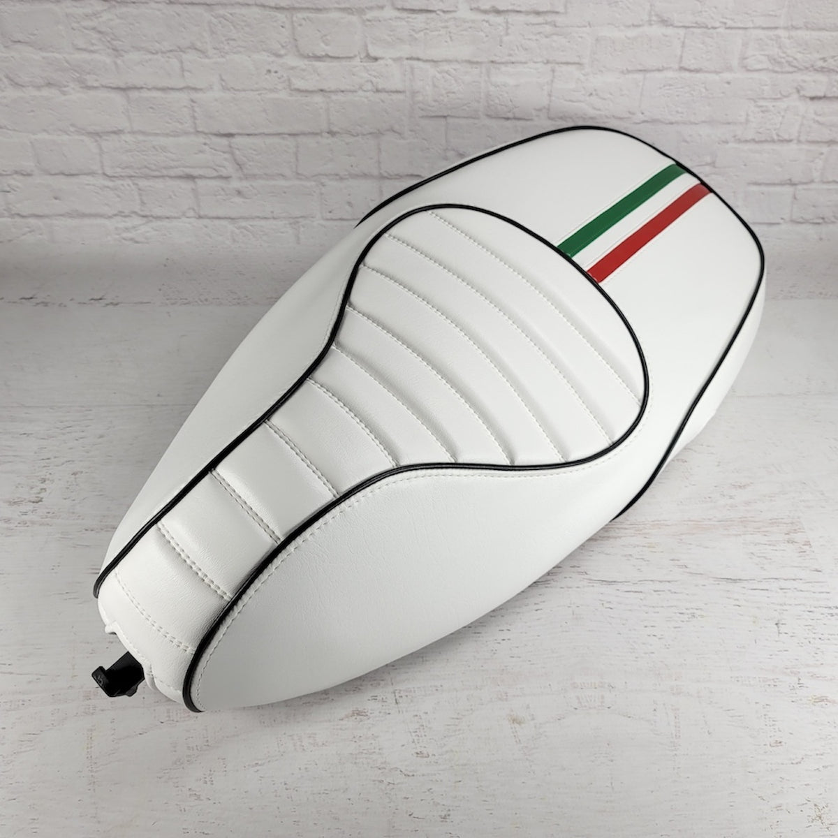 Vespa Sprint / Primavera Rosso Veloce Seat Cover with Italian Racing Stripe by Cheeky Seats
