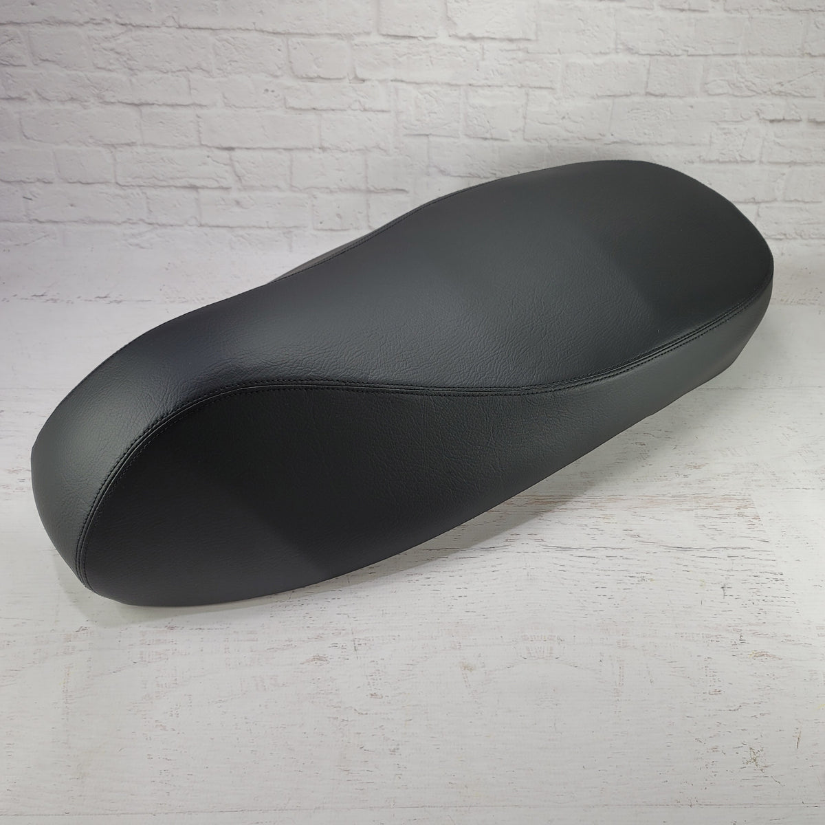 Vespa GTS 310 matte black seat cover