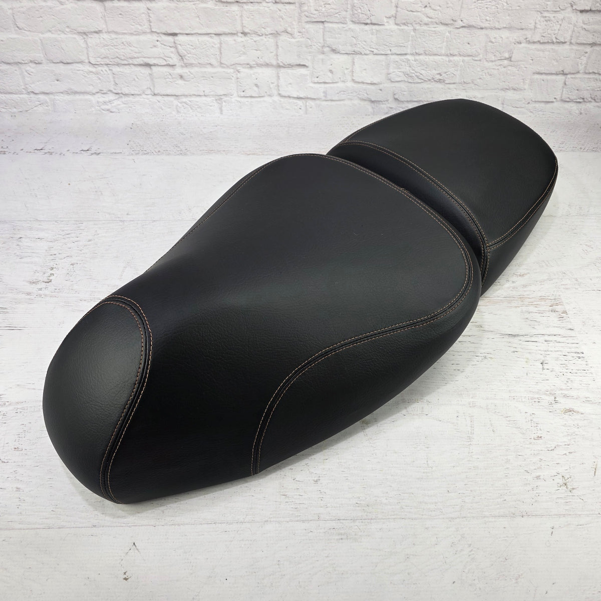 Vespa GTV minimalist black seat cover