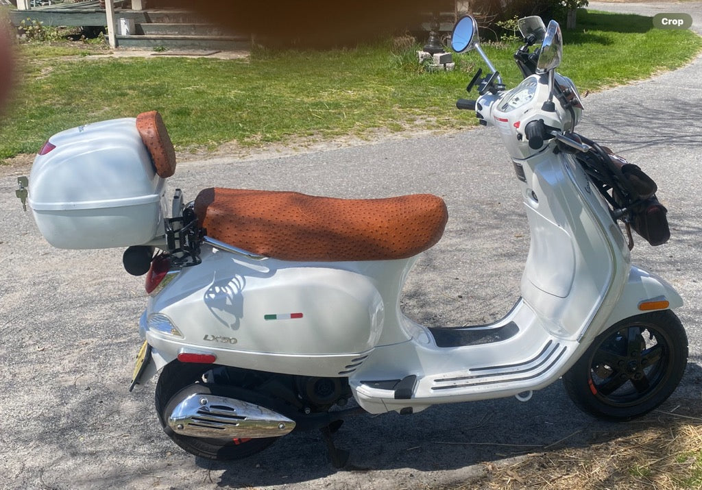 Vespa LX ostrich seat cover with matching backrest