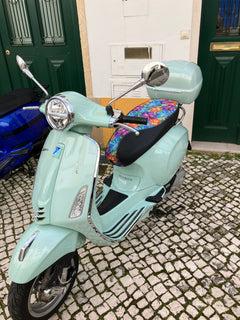 Vespa Hawaiian Flower Waterproof Seat Cover - Mahalo!