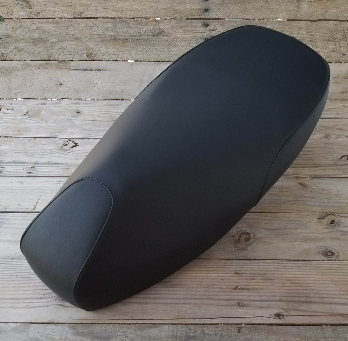 Vespa GT200 classic black seat cover by Cheeky Seats
